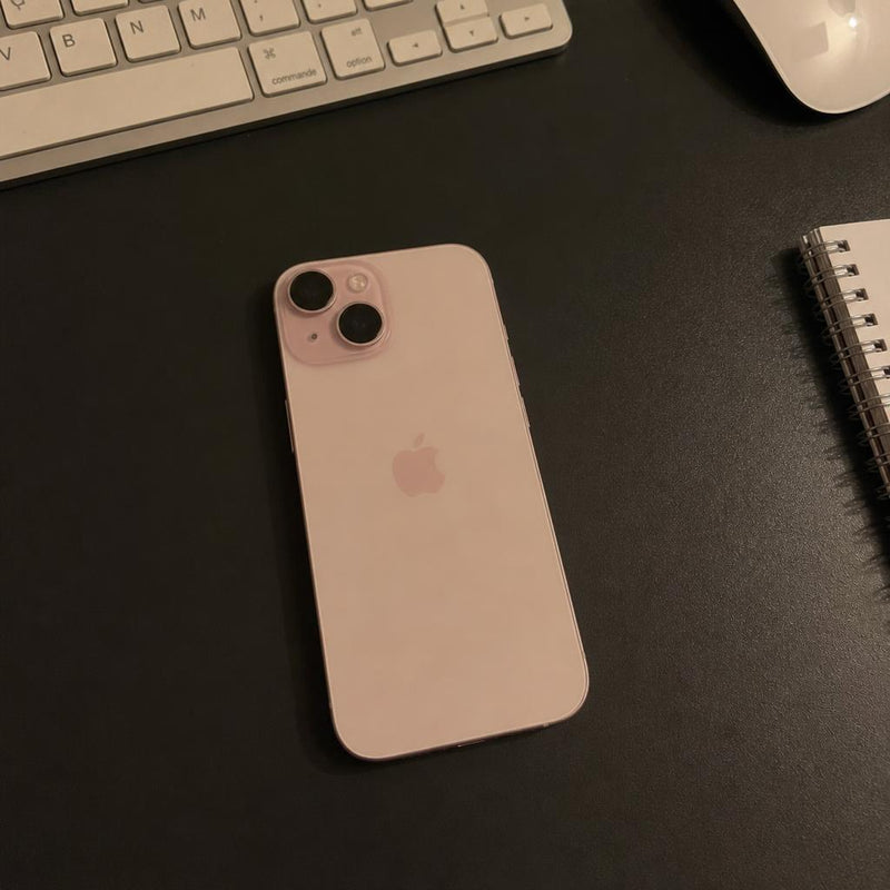 Apple iPhone 15 (Reconditionné – Qualité A+) – foto della recensione 15