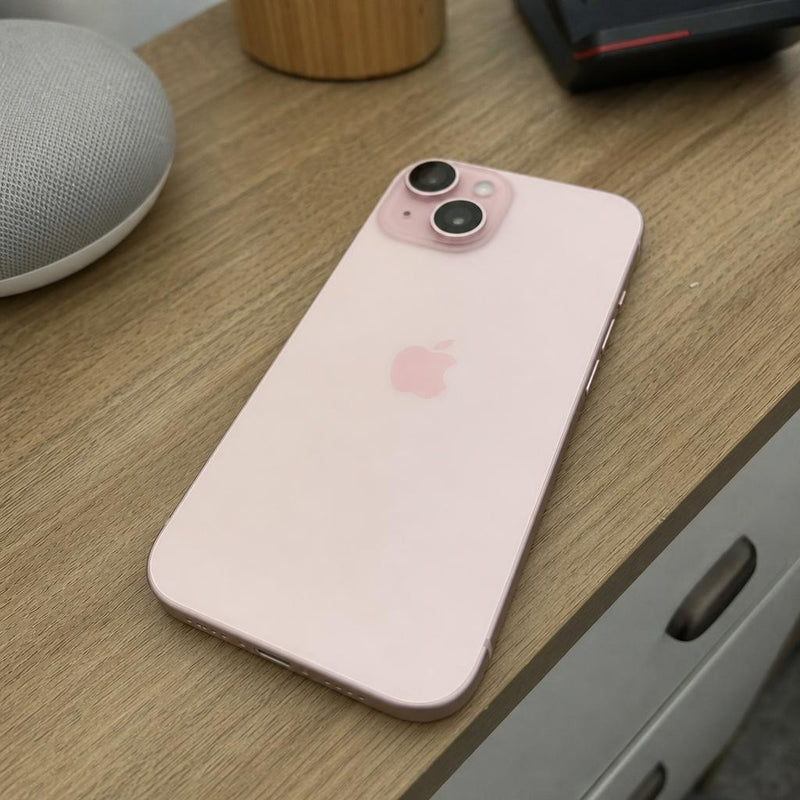 Apple iPhone 15 (Reconditionné – Qualité A+) – foto della recensione 27