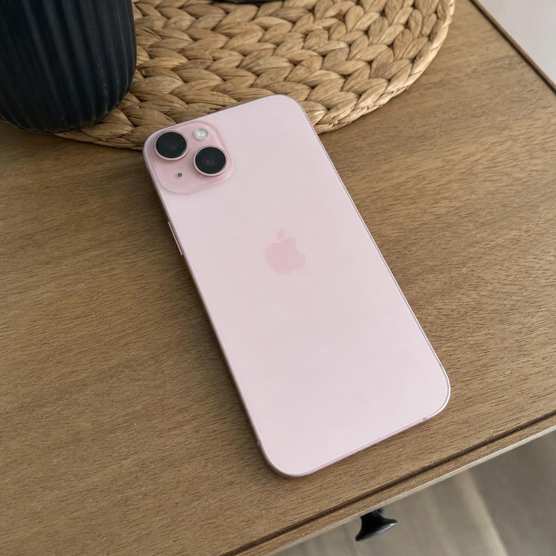 Apple iPhone 15 (Reconditionné – Qualité A+) – foto della recensione 3