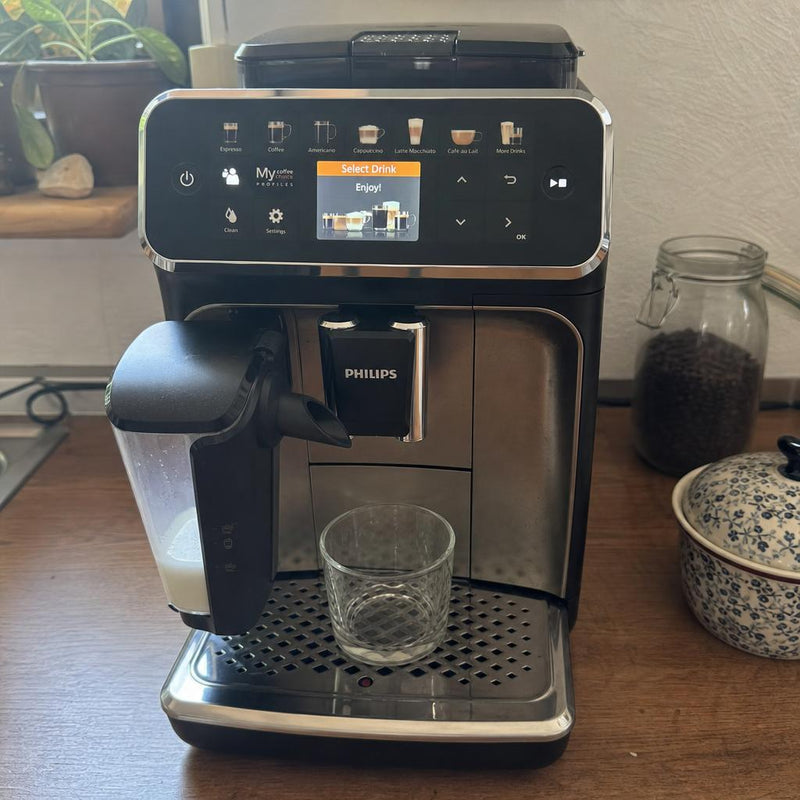 PHILIPS Kaffeevollautomat LatteGo 5400 Serie - Generalüberholt - Qualität A+ – foto della recensione 2